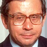 Los frentes abiertos de Carlos Bustelo