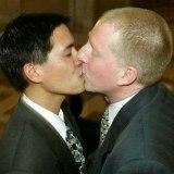 Alcaldía de Sao Paulo ordenó retirar anuncios con beso gay