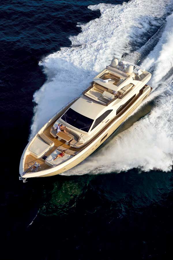 ferretti_altura_600.jpg