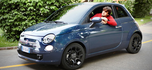 01_Fernando_Alonso_Fiat_500_Twin_Air