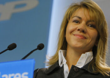 María Dolores de Cospedal estará en el estreno de ‘El cascabel al gato’