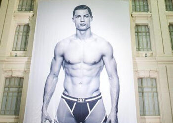 cristiano_ronaldo_madrid_saatchi_ropa_interior