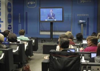 La guerra El Mundo-ABC se traslada a Moncloa: preguntas teledirigidas y periodistas ‘designados’