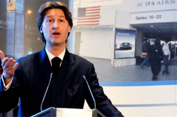 ¿Cuáles son las razones de JCDecaux para comprar Cemusa por 80 millones de euros?