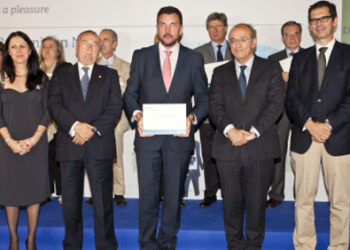 1aaa_a213905b35d0064cb4112a93575d5da9_XL