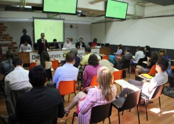 VÍDEO: Blogueros y consultores piden regulación en los contenidos patrocinados