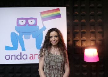 ONDA ARCOIRIS Malenka Ramos: ‘Si lees el primer párrafo o te llevas el libro o lo sueltas’