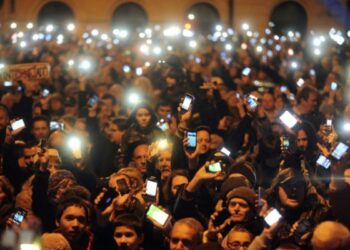 hungria_protestas_intenet