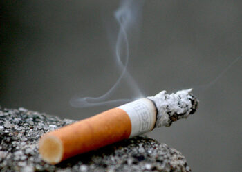 Fumar en el trabajo, un hábito nocivo que le cuesta a tu empresa una media 2.000 euros anuales