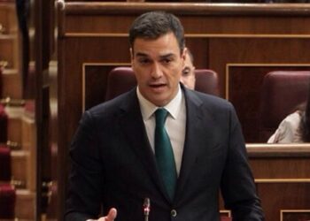La guerra mediática entre Pedro Sánchez y Susana Díaz hunde al PSOE en la encuesta del CIS