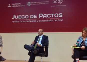 Errores y aciertos campaña elecciones autonómicas y municipales: Luis Arroyo e Inma Aguilar en la mesa coloquio de ACOP