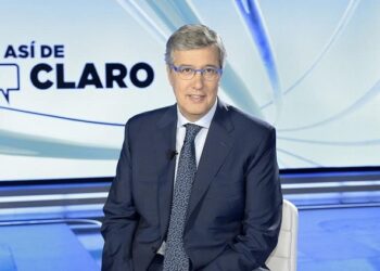 Ernesto Sáenz de Buruaga, presentador de Así de Claro