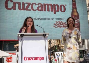 La Alcaldesa de Córdoba, Isabel Ambrosio, y la Directora Regional de Relaciones Institucionales de Heineken España, Ada Bernal