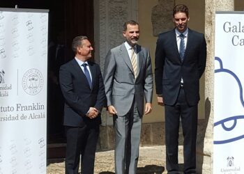El Rey con el director del Instituto Franklin y Pau Gasol