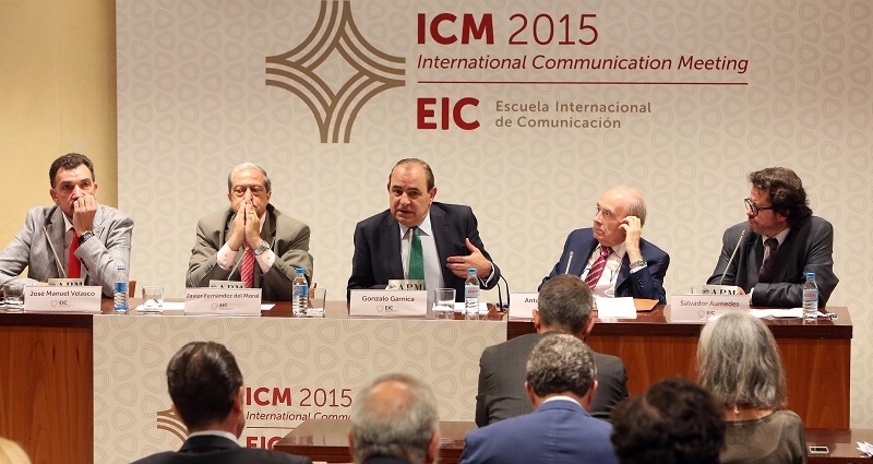 Momento de la mesa redonda de la Escuela Internacional de Comunicación