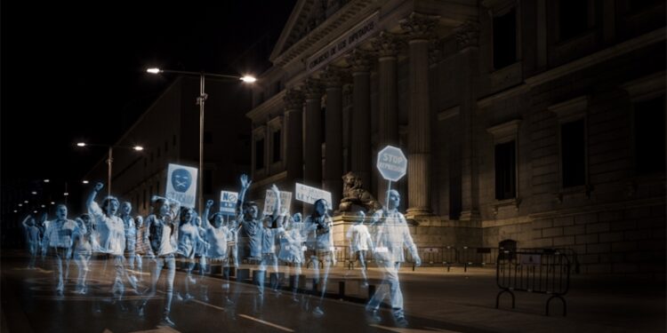 Campaña hologramas por la libertad impacto medios