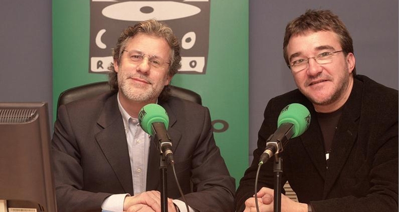 Javier Ares y Javier Ruiz Taboada, presentadores de 'Radioestadio' en el año 2003