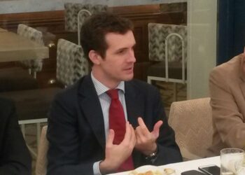 Juan Ignacio Ocaña, junto a Pablo Casado y Ricardo Martín en uno de los Desayunos de The Experience Club