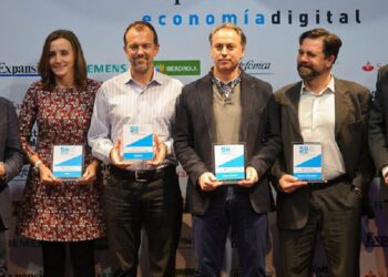 urgencia digital recibe un premio de marketing