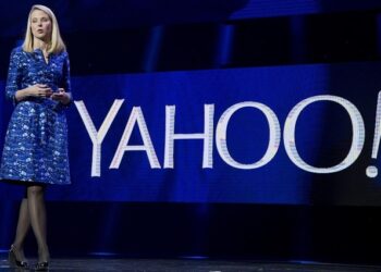 Marissa Mayer en una presentación de Yahoo