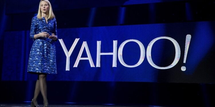 Marissa Mayer en una presentación de Yahoo