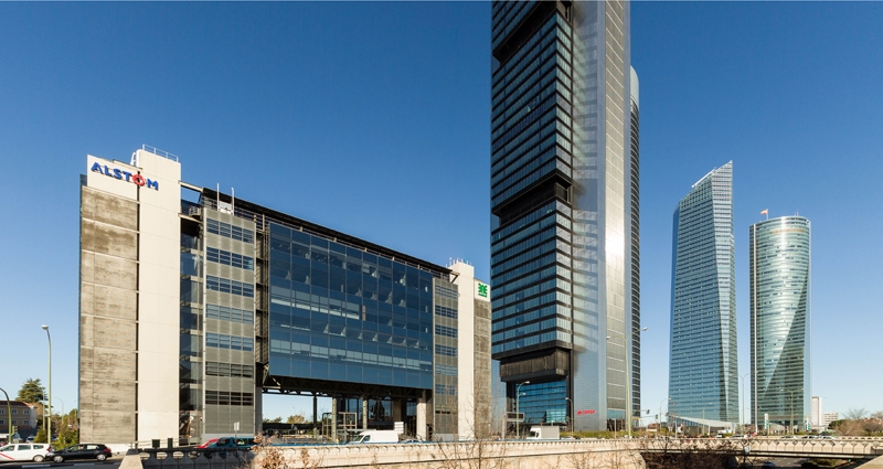 El edificio en el que se ubica la nueva sede de Estudio de Comunicación en el Paseo de la Castellana (Madrid)