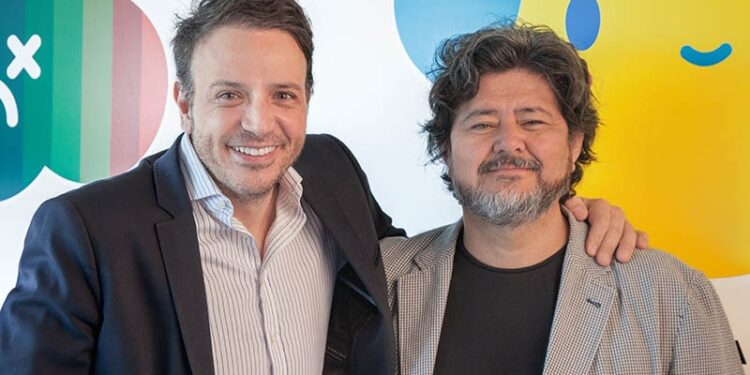 Eric Descombes, presidente de FCB México y Humberto Polar, VP Creativo