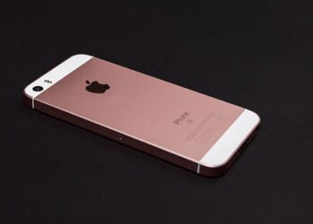 iPhone SE en su nuevo color, el oro rosa