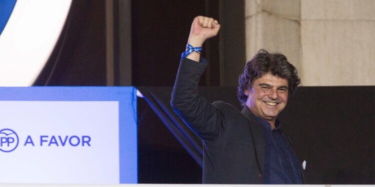 Jorge Moragas en la noche electoral desde la sede del PP en Génova