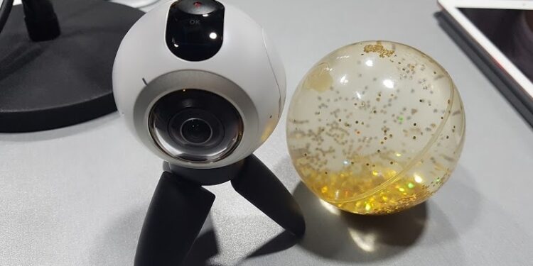 Leemos en la bola de cristal el futuro de la realidad virtual
