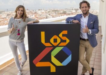 Eva Cebrián, directora de las cadenas musicales de PRISA Radio en España y Raúl Berdonés, presidente de Grupo Secuoya
