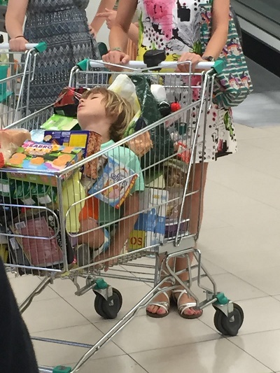 Los carritos de supermercado pueden suponer un peligro para los niños