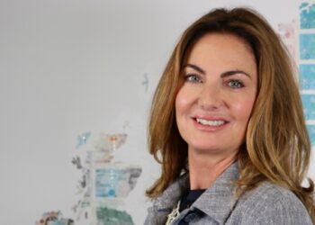 Cathy Pittham Directora Ejecutiva de AxiCom para Europa