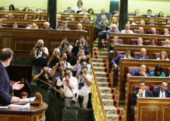 Mariano Rajoy habla en el Congreso de los Diputados durante la segunda sesión de su debate de investidura.