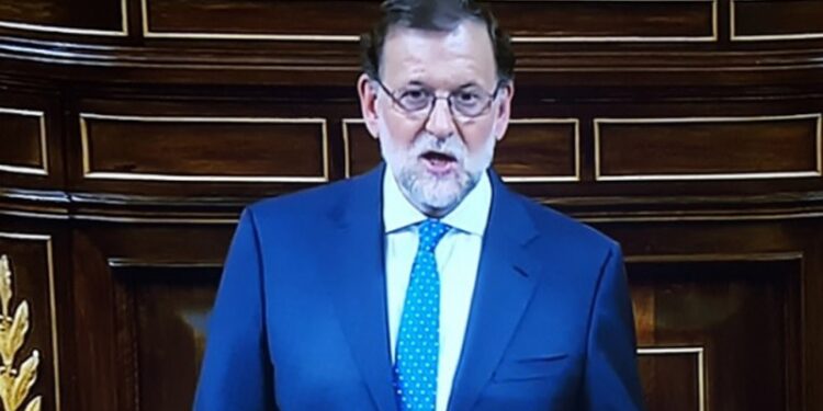 El candidato a presidente del Gobierno Mariano Rajoy durante la primera sesión de su debate de investidura.