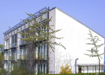 Una casa construida siguiendo el estándar Passivhaus en Alemania. FOTO: Wikimedia Commons.