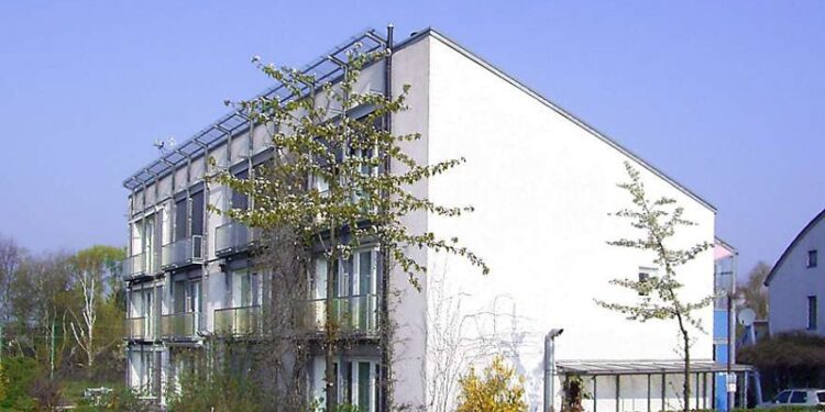 Una casa construida siguiendo el estándar Passivhaus en Alemania. FOTO: Wikimedia Commons.