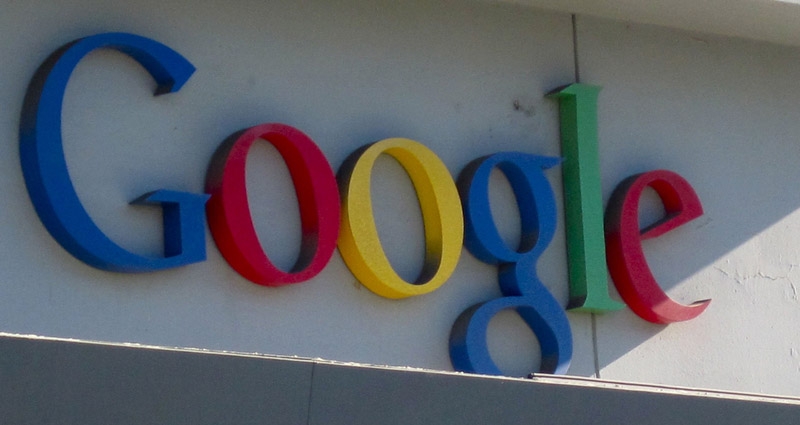 Una imagen de archivo muestra el logo de Google en un muro.