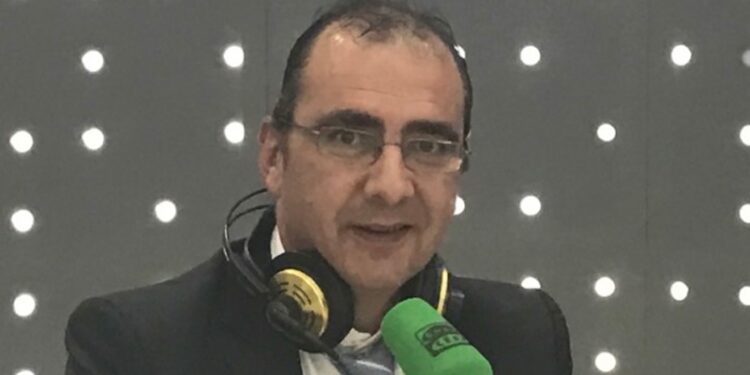 Juan Ignacio Gallardo, director de 'Marca' ante los micrófonos de Onda Cero
