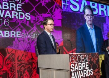 Edelman recogiendo el premio a mejor agencia del año en la gala de los Global SABRE Awards. FOTO: @EdelmanPR