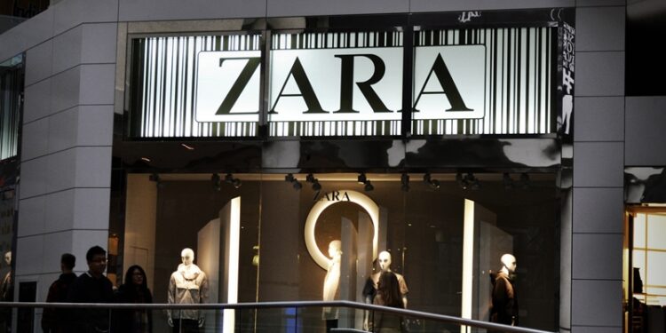Una tienda de Zara en Canadá. FOTO: Wikimedia Commons.