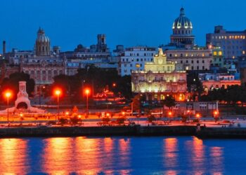 La Habana de noche. FOTO: Pixabay