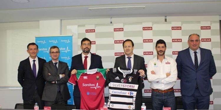 Los participantes de la rueda de prensa en la que Kreab ha anunciado que Sanitas Alcobendas jugará las semifinales de la Copa del Rey de rugby. FOTO: Kreab.