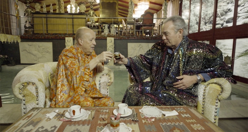 Rappel y Bertín Osborne en un fotograma de 'Mi casa es la tuya' (Telecinco)