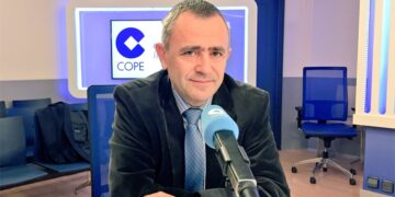 Fernando Giménez Barriocanal en los estudios de la Cadena COPE