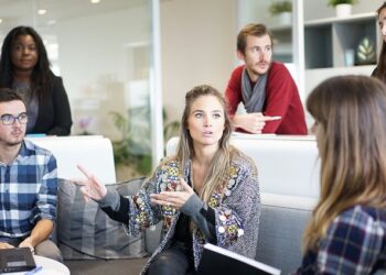 Empleados. FOTO: Pixabay.