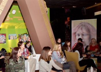 El encuentro de Teeez con las blogueras. FOTO: Sheridan Comunicación.