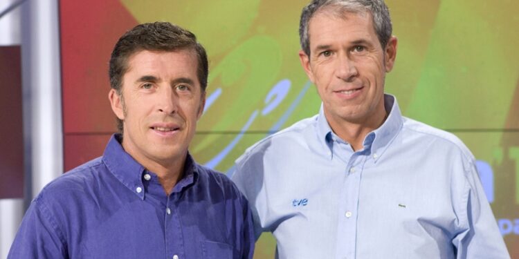 Pedro Delgado y Carlos de Andrés, presentadores del Tour de Francia en TVE