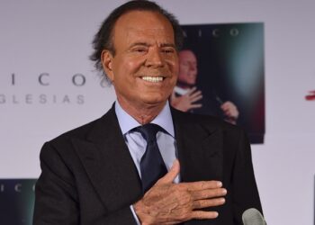 Julio Iglesias durante la presentación de su disco 'México'