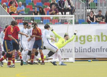 Una imagen del partido entre España e Inglaterra en la semifinal del Europeo de Futbol para Ciegos de Berlín
